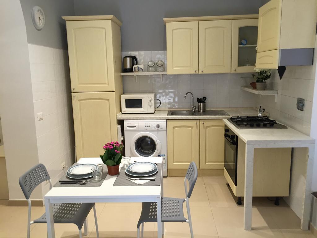 Foscolo Studio * Roma
