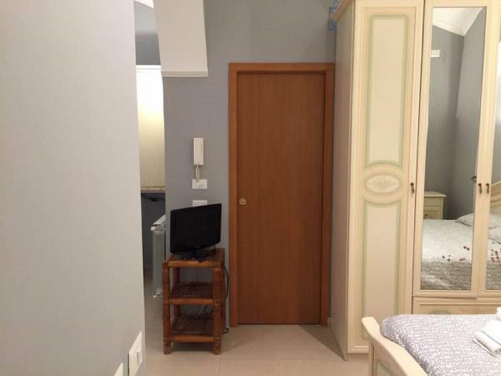 Foscolo Studio * Roma